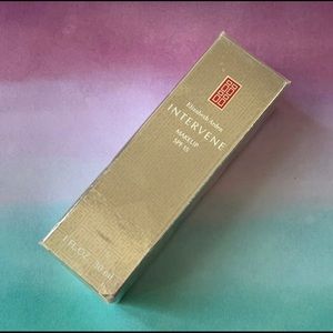 Elizabeth Arden INTERVENE Makeup SPF 15